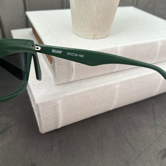 Quay Australia Sunglasses - Picture 2 of 7